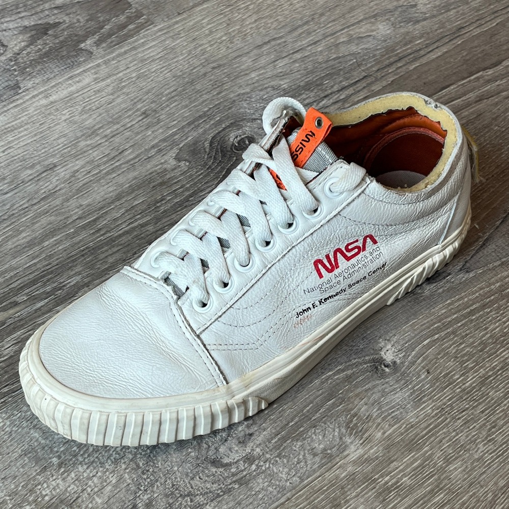 Vans Old Skool Space Voyager NASA White Leather Sneaker LEFT ONLY Women 9 Men7.5